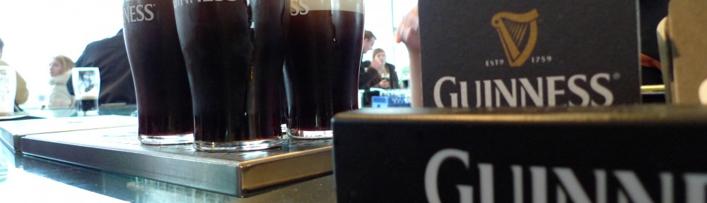 Ein perfekt gezapftes Guiness.
