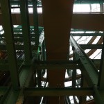 Das imposante Treppenhaus ist einem überdimensionalen Bierfass nachempfunden